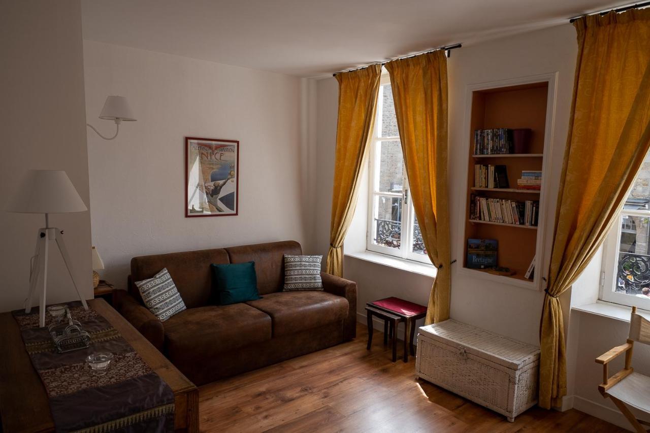 Appartement Place Des Cordeliers ディナン エクステリア 写真