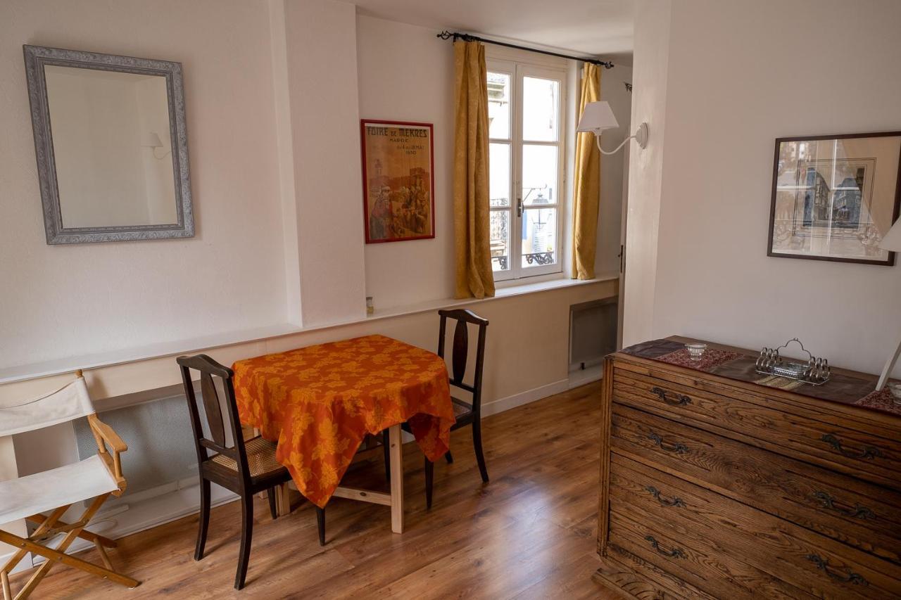 Appartement Place Des Cordeliers ディナン エクステリア 写真